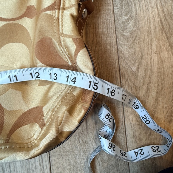 Coach Authentic Optic Signature Zoe Bag - Picture 15 of 16